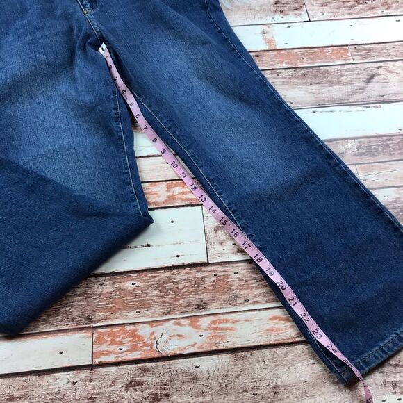 Urban outfitters BDG high rise bootleg crop jeans - Picture 3 of 6